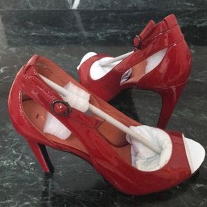 Red patent leather Via Spiga heels